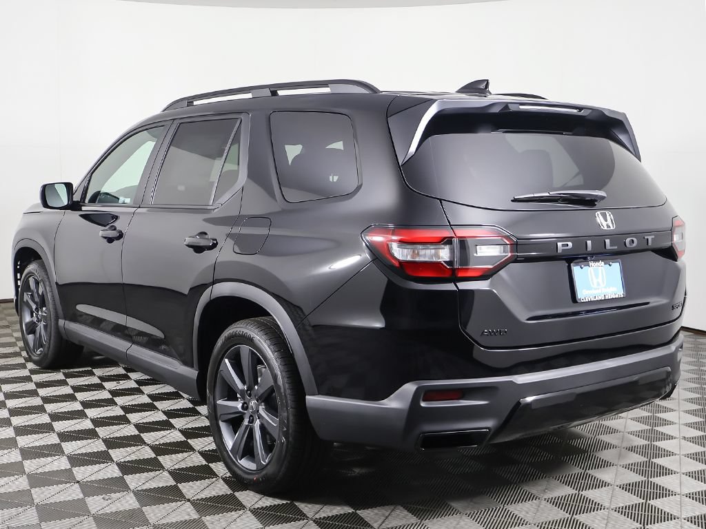 New 2026 Honda Pilot Sport image 4