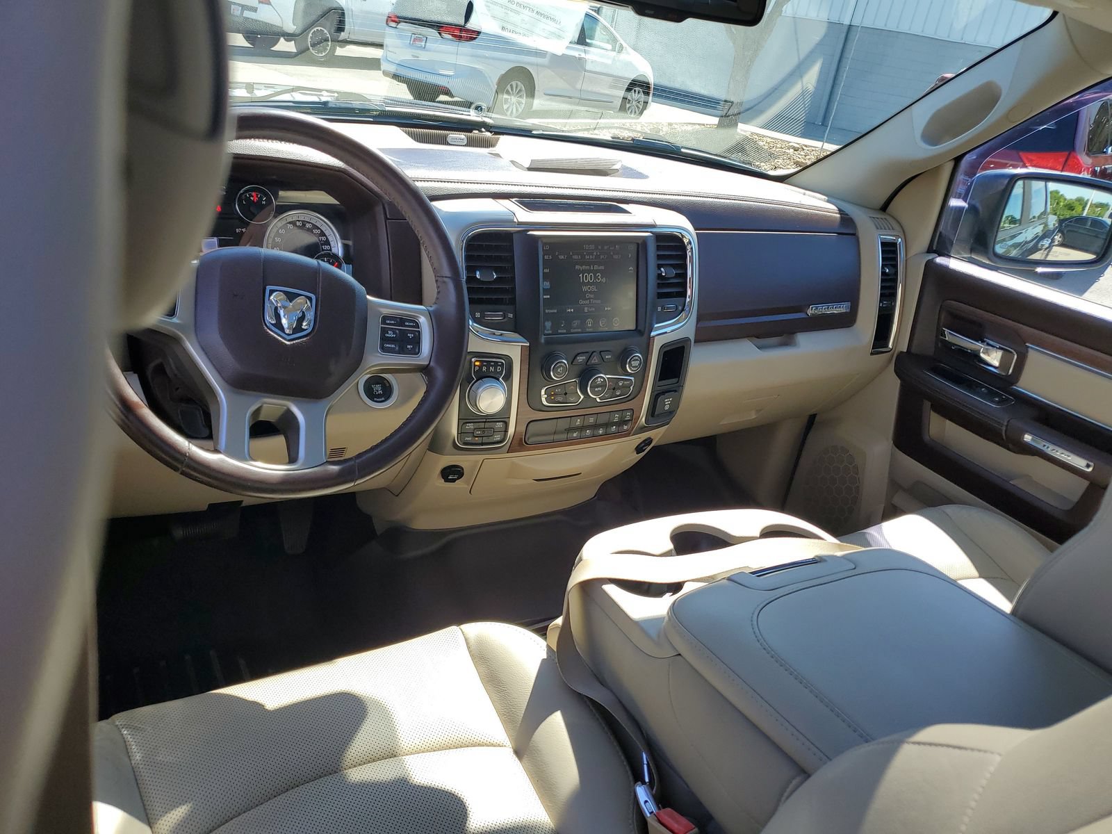 Used 2016 RAM 1500 Laramie w/ Convenience Group AWD/4WD image 9