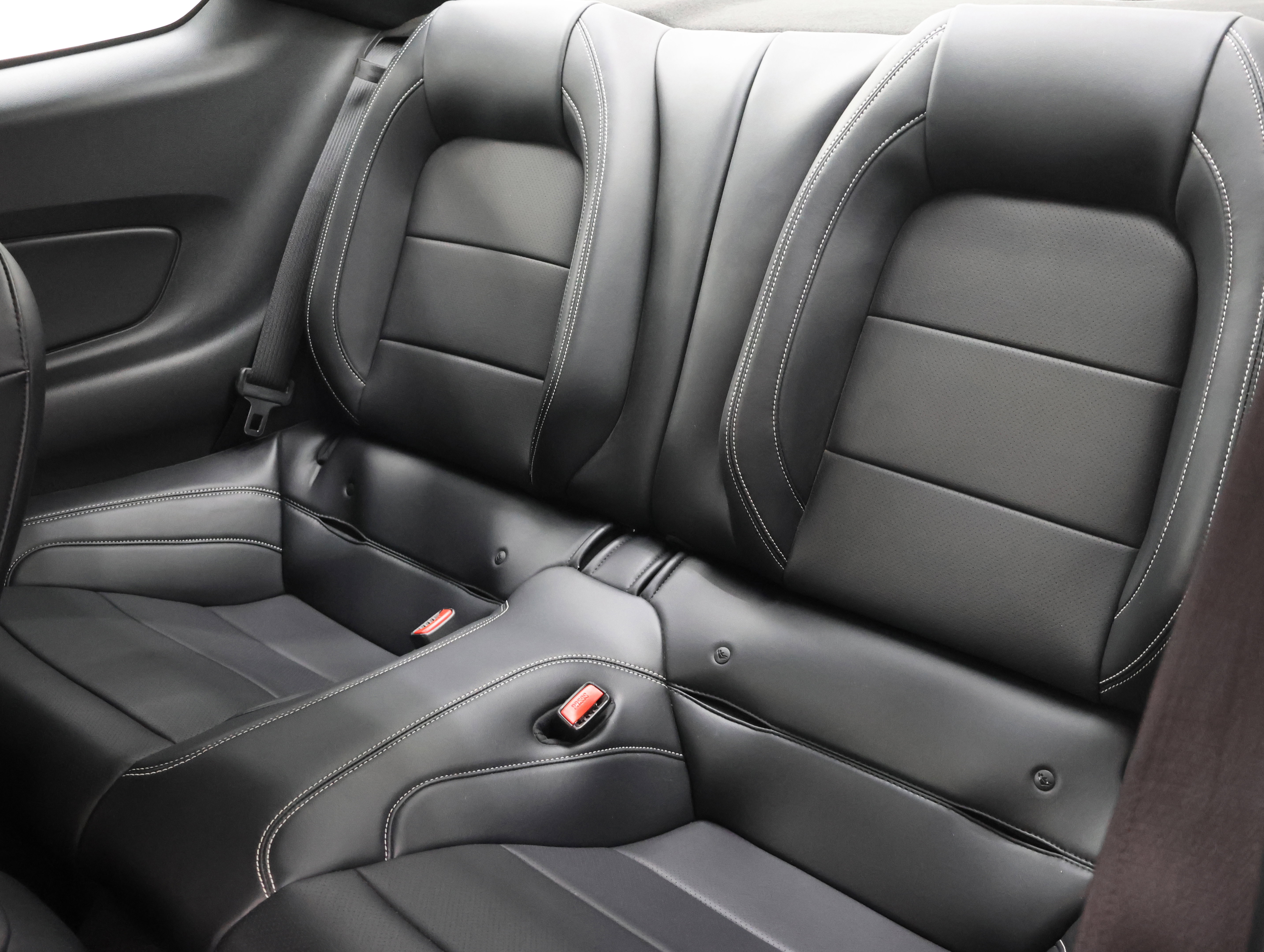 Used 2015 Ford Mustang GT Premium w/ GT Performance Package RWD image 9