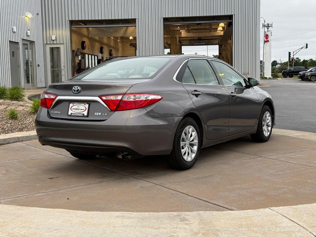 Used 2017 Toyota Camry LE FWD image 5