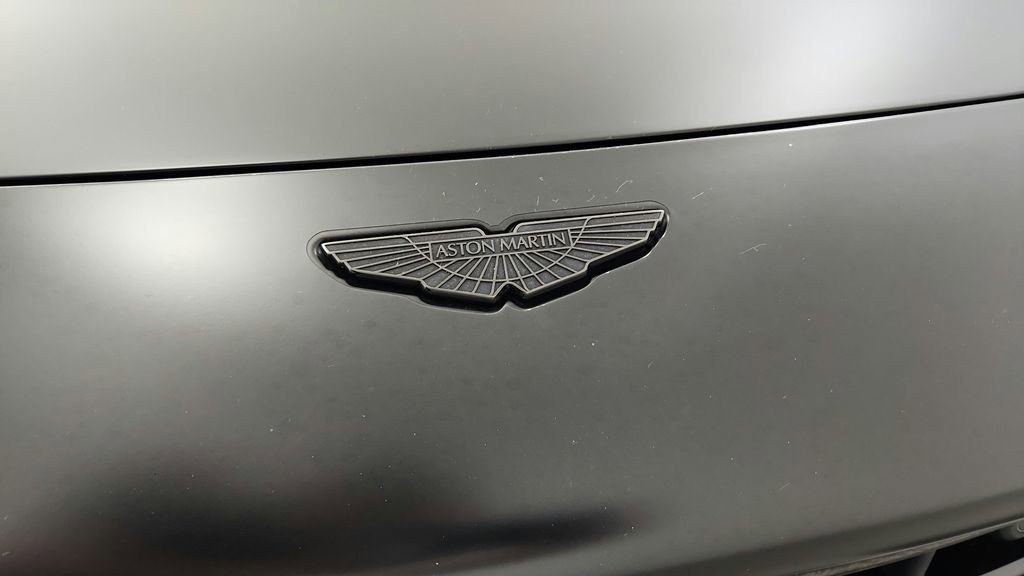 Used 2022 Aston Martin V8 Vantage Roadster image 35