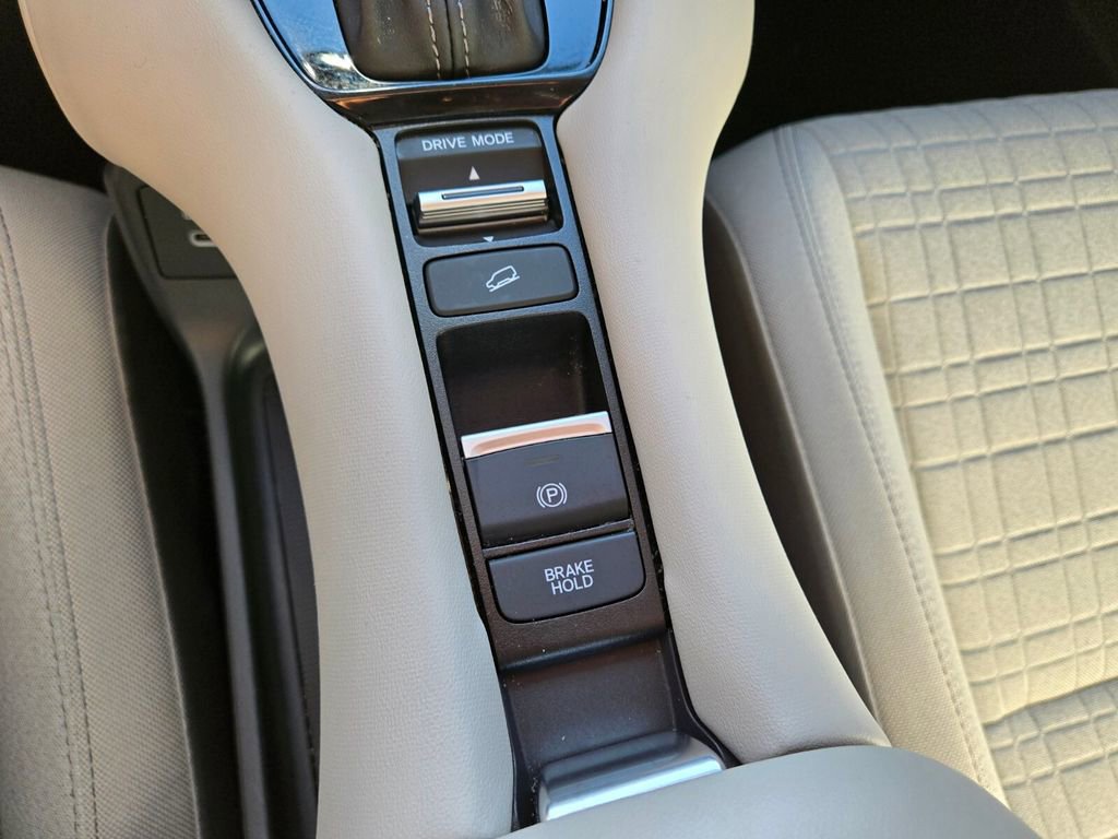 Used 2025 Honda HR-V LX image 29