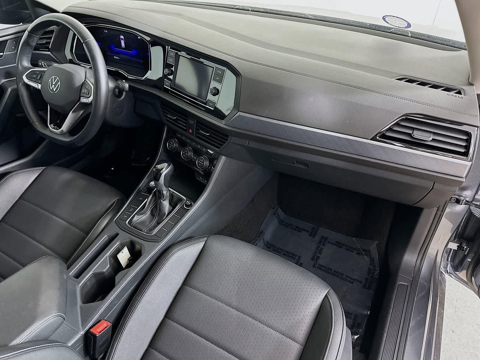 Used 2024 Volkswagen Jetta SE FWD image 31