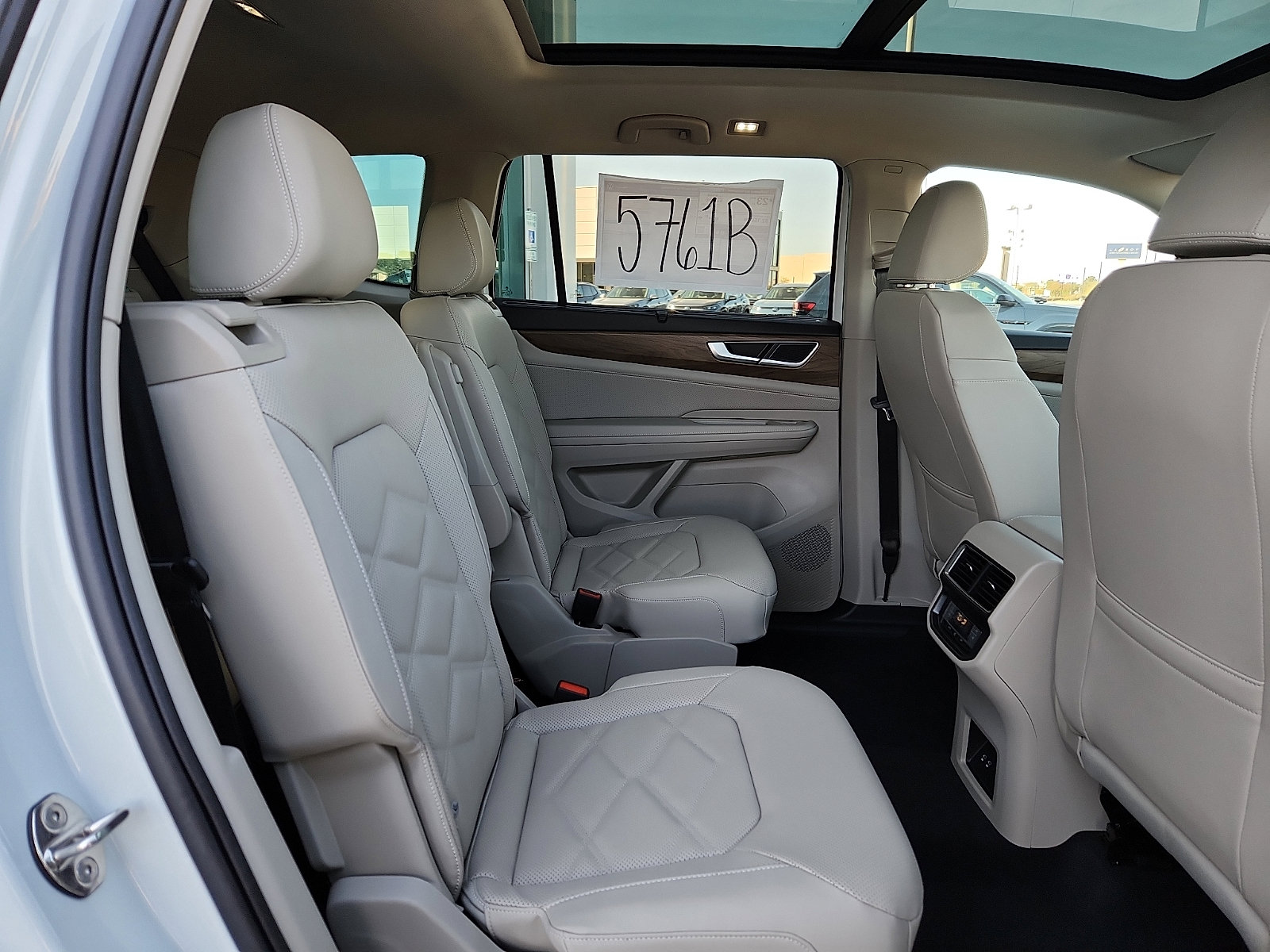 New 2026 Volkswagen Atlas SE image 14