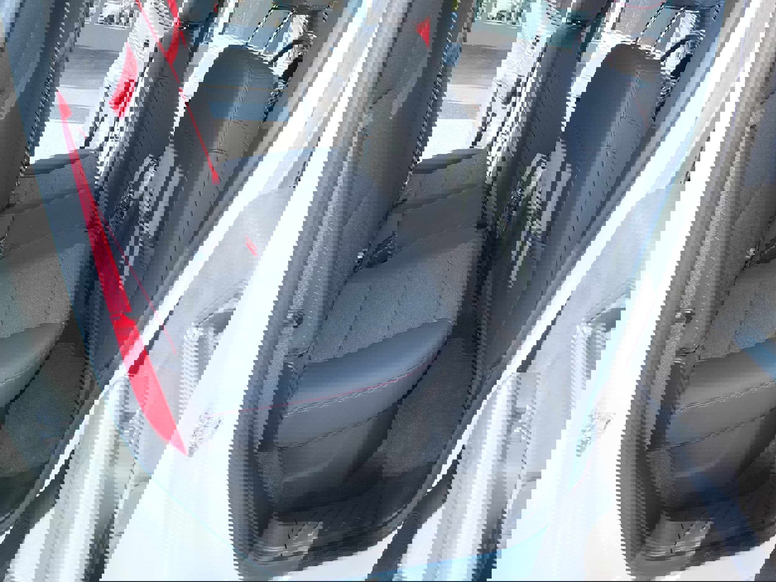 Used 2024 Chevrolet Colorado Z71 w/ Z71 Convenience Package 2 image 14