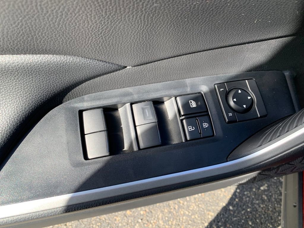 Used 2025 Toyota RAV4 LE AWD/4WD image 13