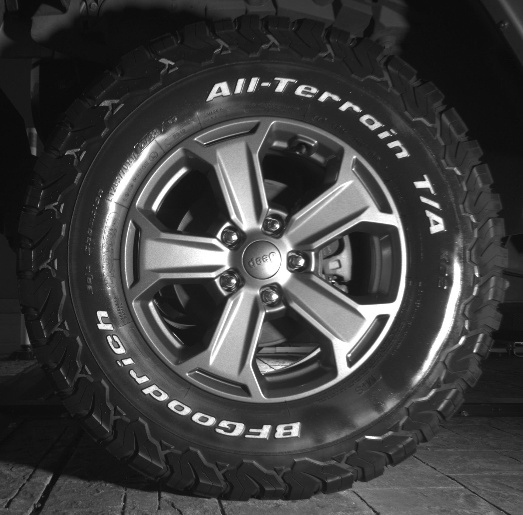 Used 2015 Jeep Wrangler Unlimited Sahara w/ Connectivity Group AWD/4WD image 25