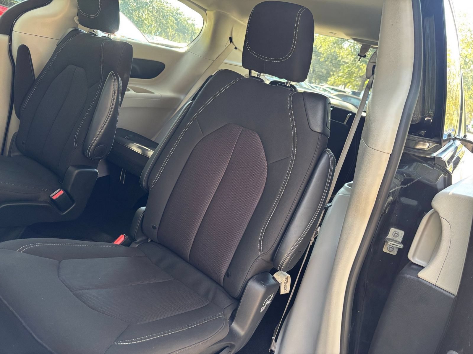 Used 2024 Chrysler Voyager LX FWD image 39