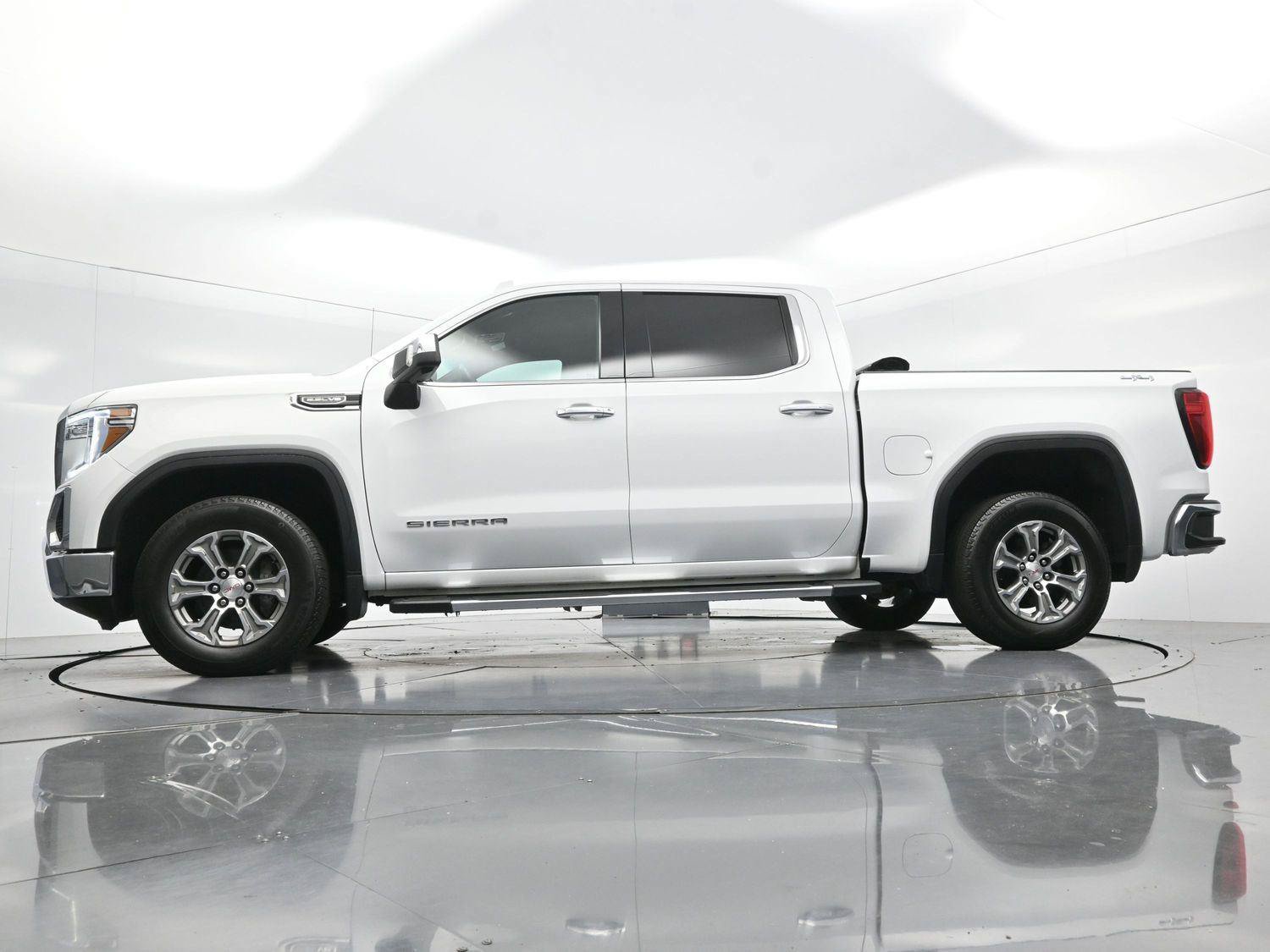 Used 2022 GMC Sierra 1500 SLT AWD/4WD image 46