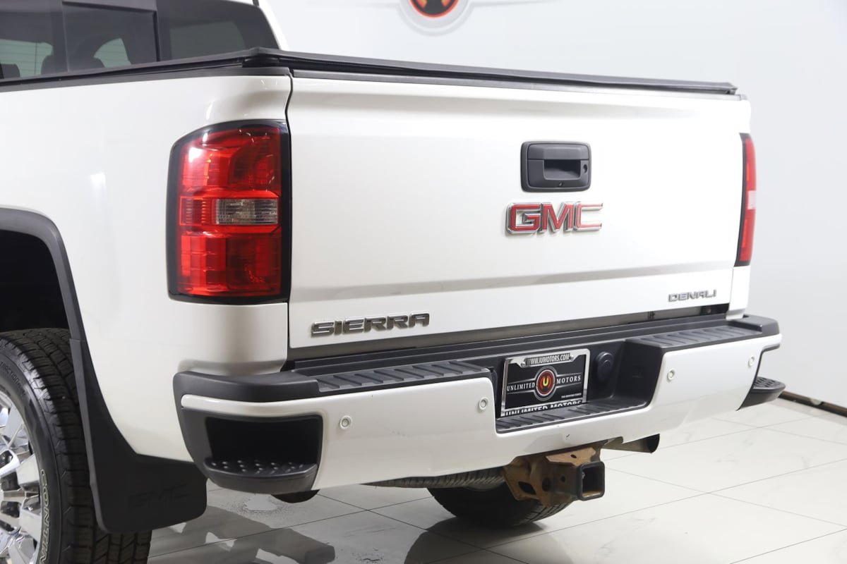 Used 2016 GMC Sierra 2500 Denali w/ Suspension Package, Off-Road AWD/4WD image 23