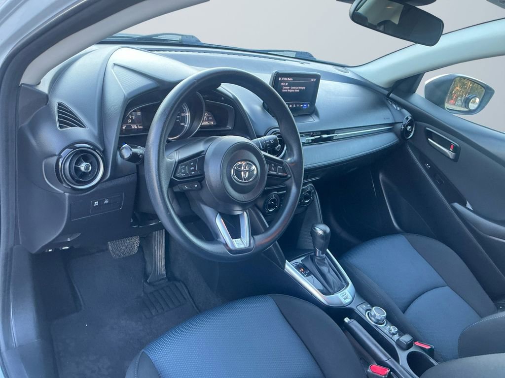 Used 2020 Toyota Yaris LE image 10