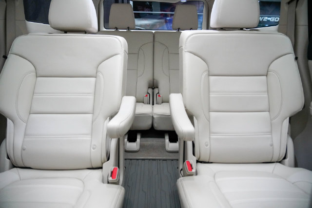 Used 2023 GMC Acadia Denali w/ Denali Technology Package AWD/4WD image 12