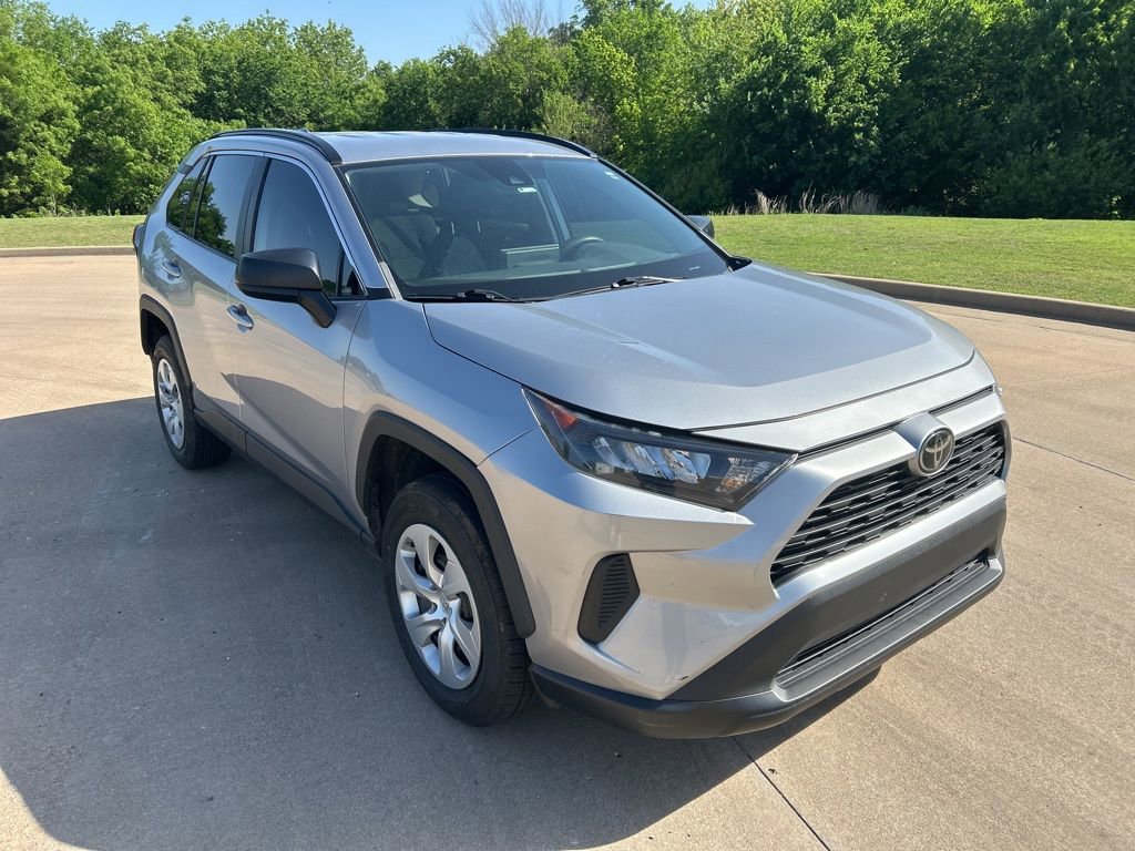Used 2020 Toyota RAV4 LE FWD image 7
