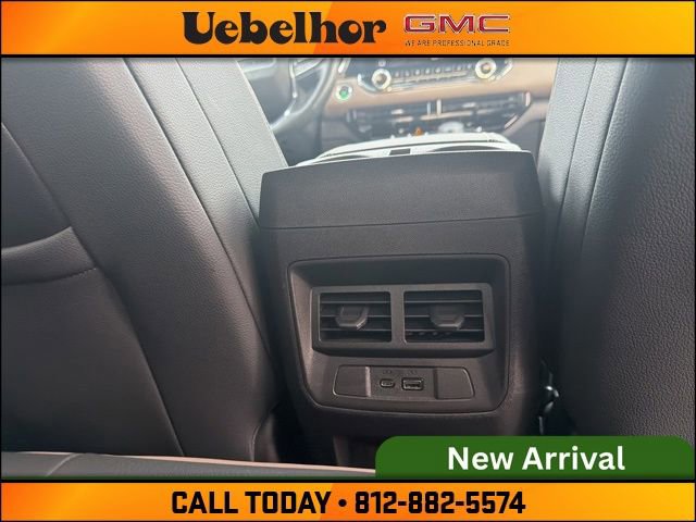 Used 2023 GMC Canyon Denali image 7