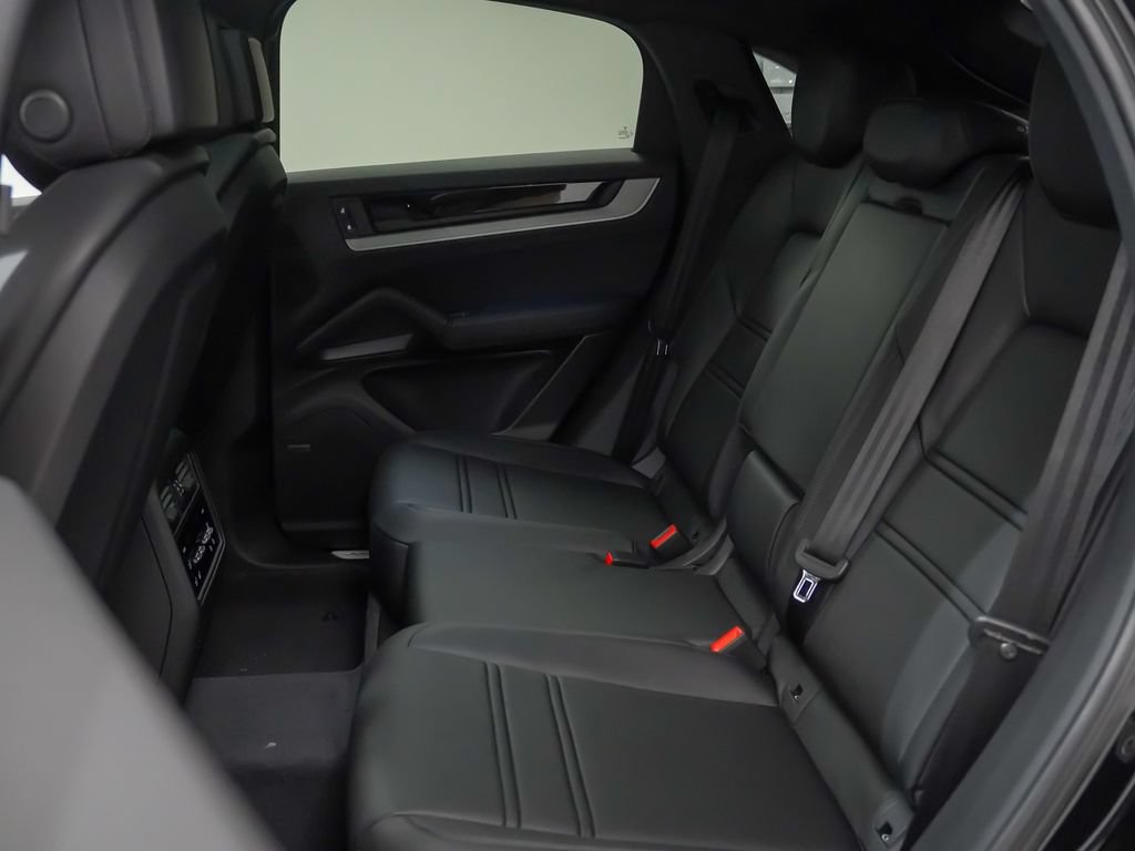 Certified 2026 Porsche Cayenne Coupe AWD/4WD image 14