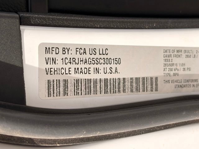 Certified 2025 Jeep Grand Cherokee Altitude AWD/4WD image 24