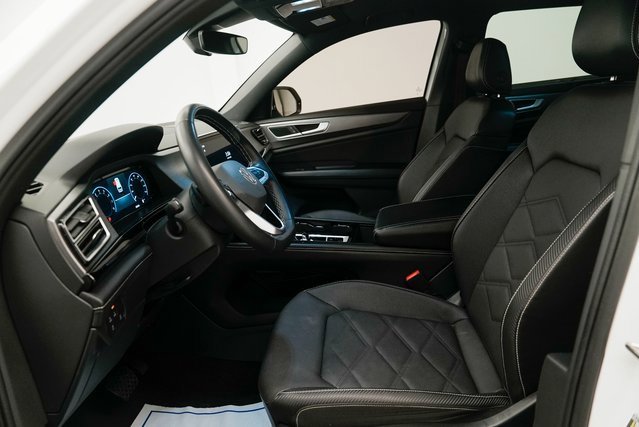 Used 2024 Volkswagen Atlas Cross Sport SE image 19