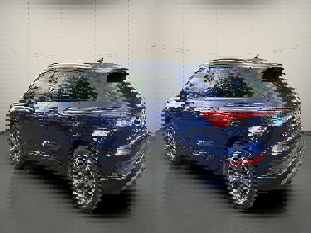 Used 2023 Audi Q4 e-tron Premium Plus image 4