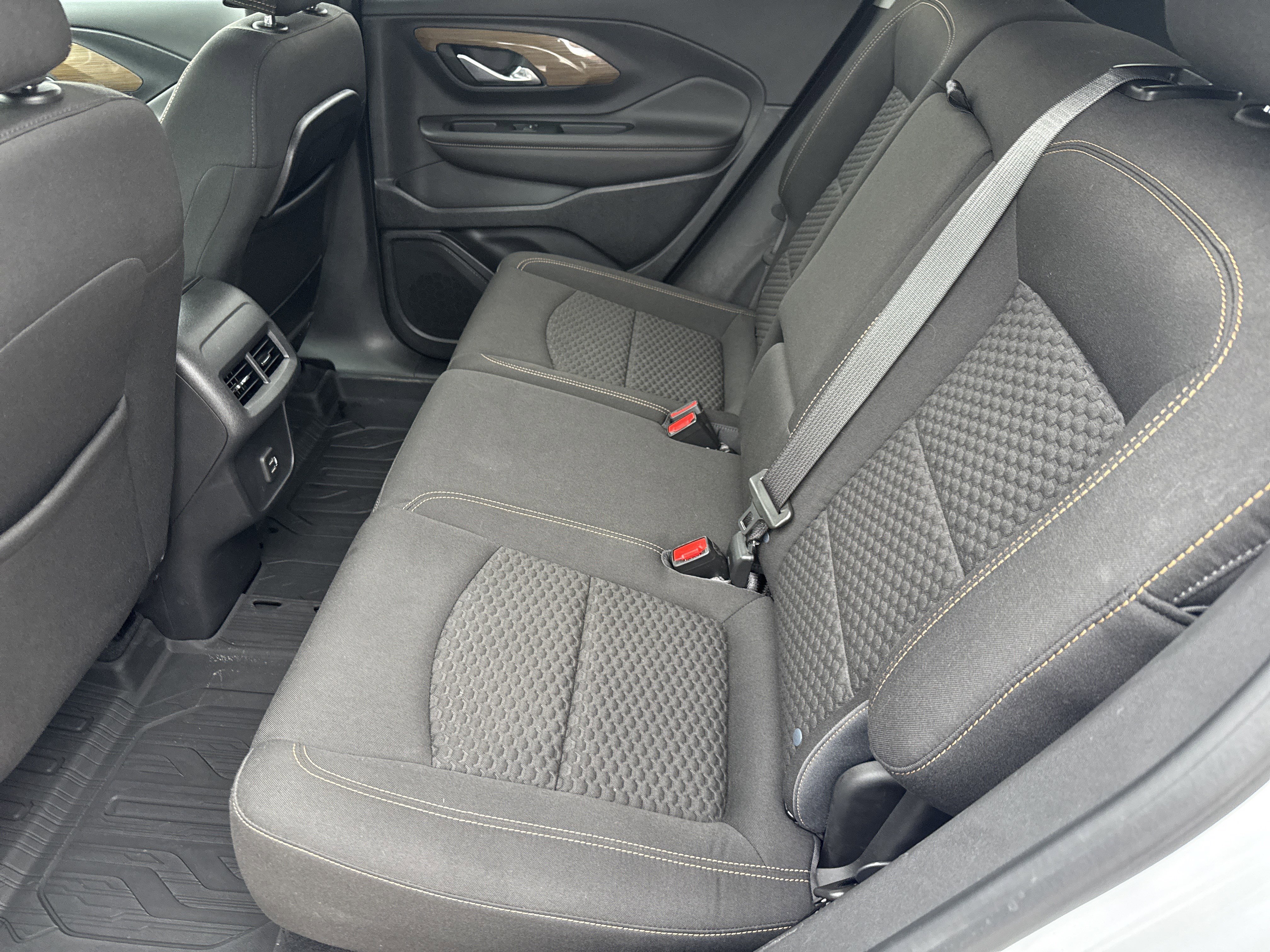 Used 2021 GMC Terrain SLE w/ Driver Convenience Package FWD image 11