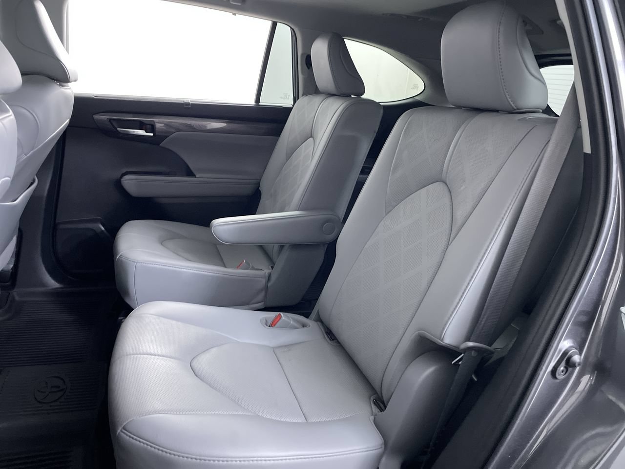 Used 2021 Toyota Highlander Platinum AWD/4WD image 21