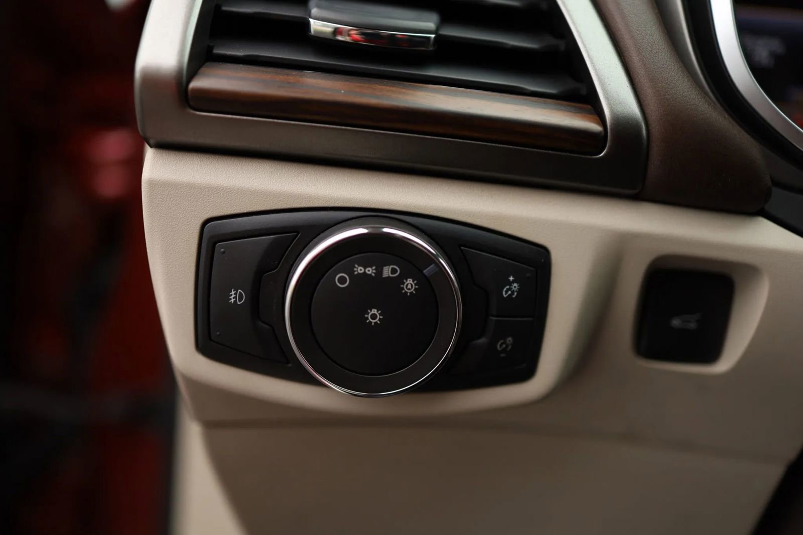 Used 2017 Ford Fusion Platinum image 19