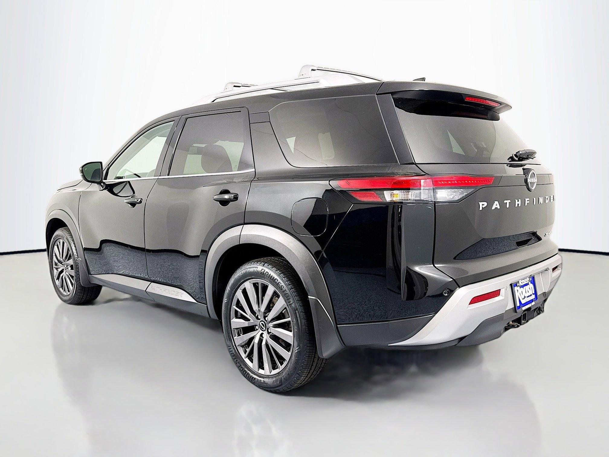 Used 2022 Nissan Pathfinder SL w/ SL Premium Package AWD/4WD image 7