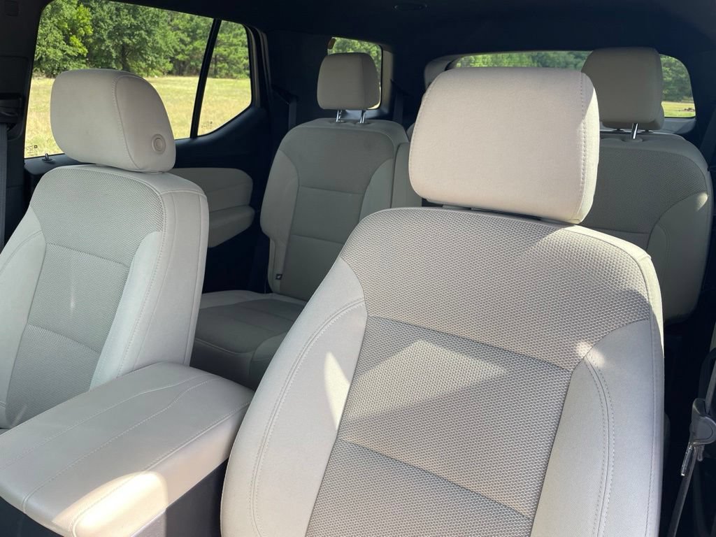 Used 2022 Chevrolet Traverse LT FWD image 29