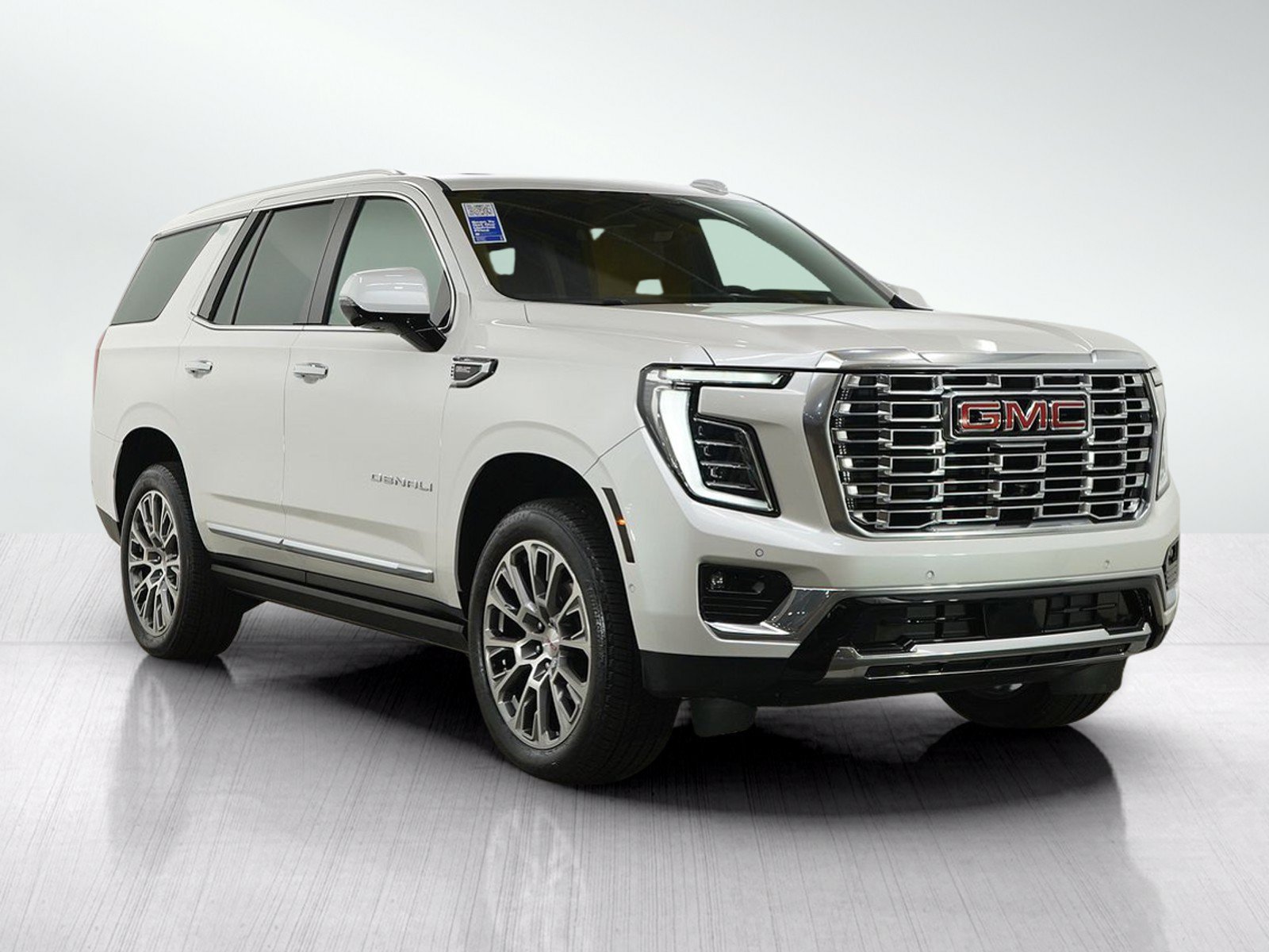 Used 2025 GMC Yukon Denali w/ Denali Reserve Package AWD/4WD image 7