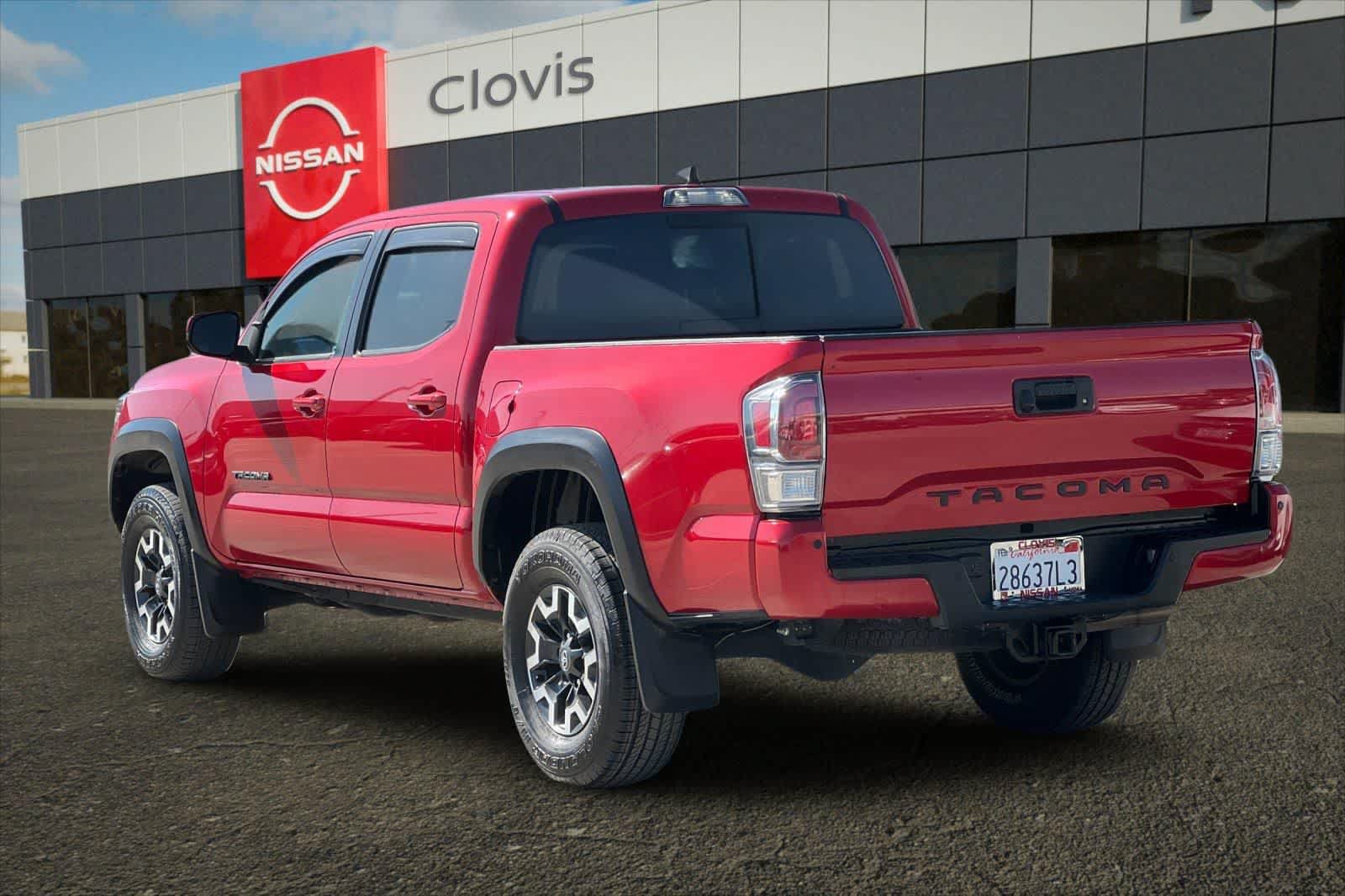 Used 2022 Toyota Tacoma TRD Off-Road w/ Technology Package AWD/4WD image 7
