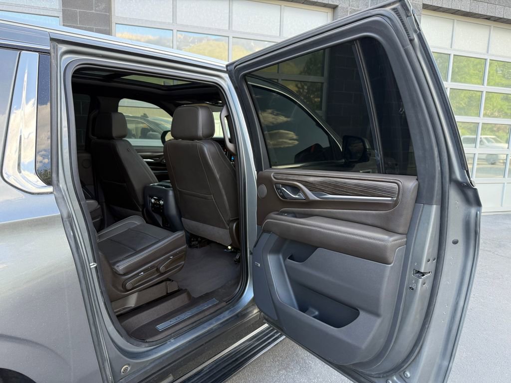 Used 2021 GMC Yukon XL Denali w/ Denali Premium Package AWD/4WD image 41
