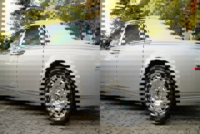 Used 2013 Rolls-Royce Phantom Sedan image 19