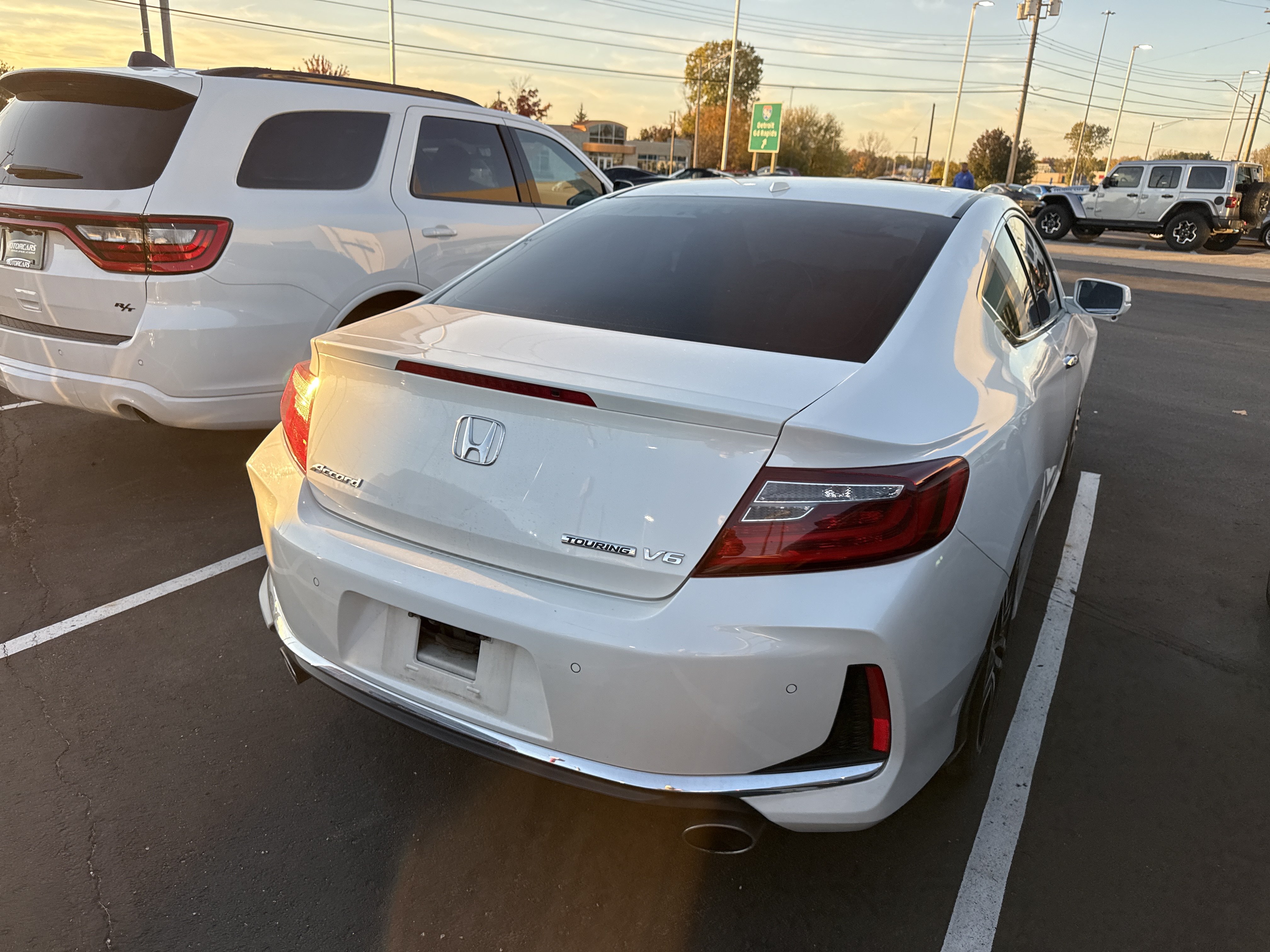 Used 2016 Honda Accord Touring image 3