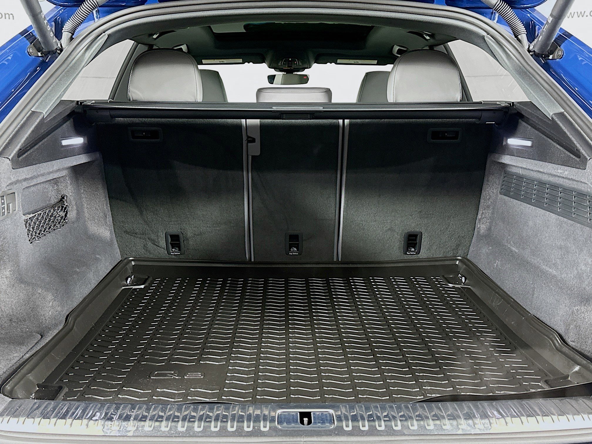 Used 2024 Audi SQ8 Premium Plus w/ S Sport Package image 25