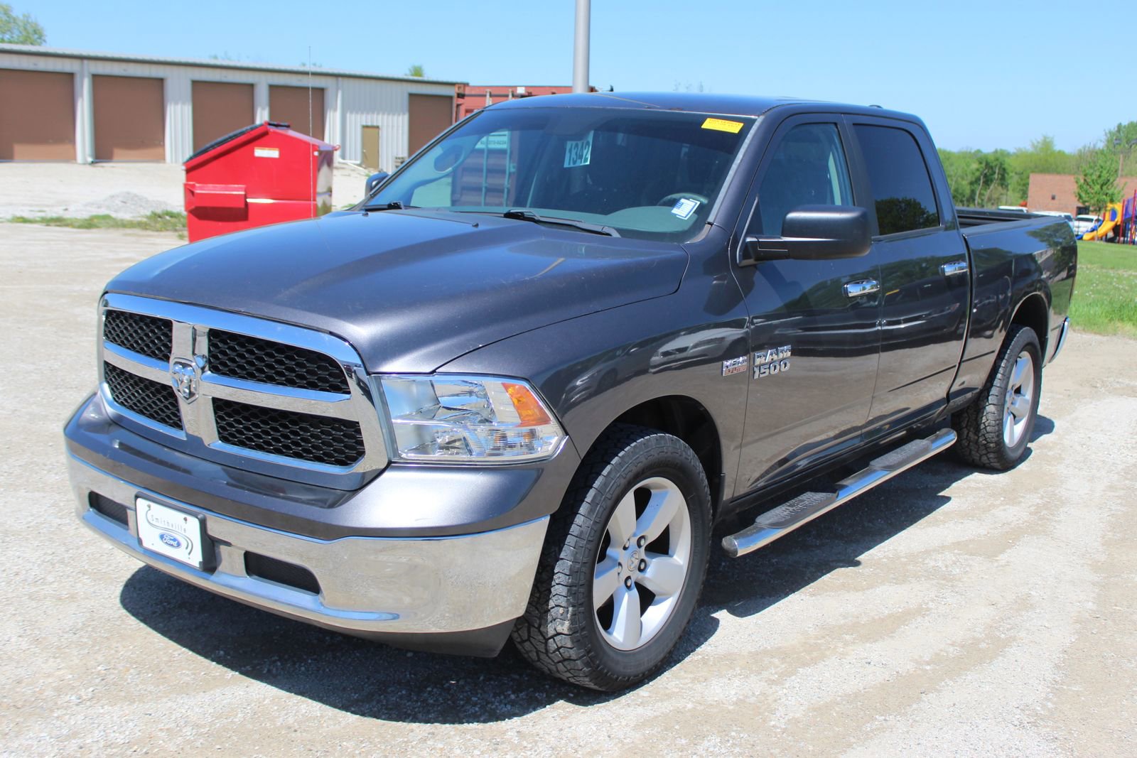 Used 2016 RAM 1500 Classic SLT AWD/4WD image 2