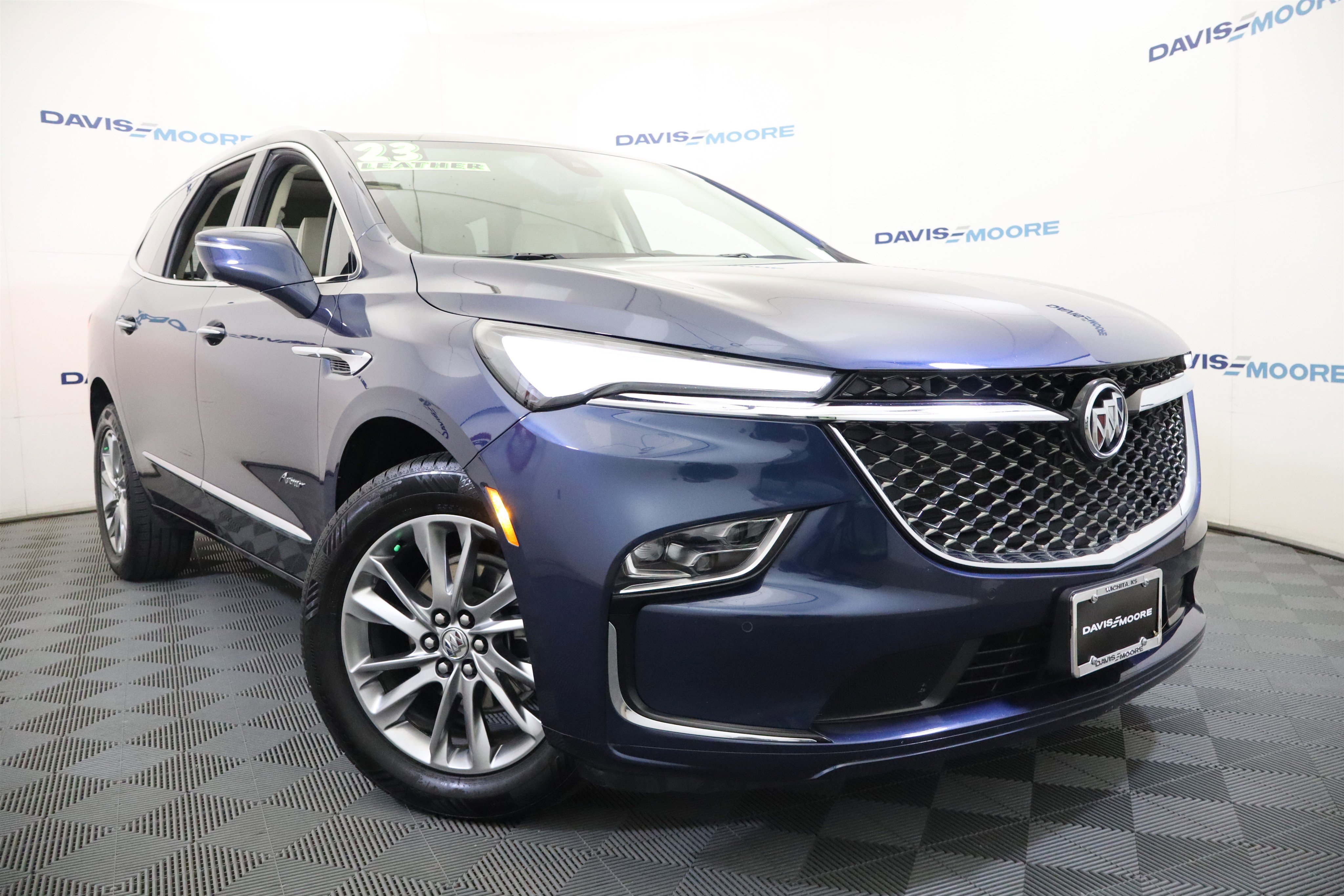 Used 2023 Buick Enclave Avenir w/ Avenir Technology Package image 2