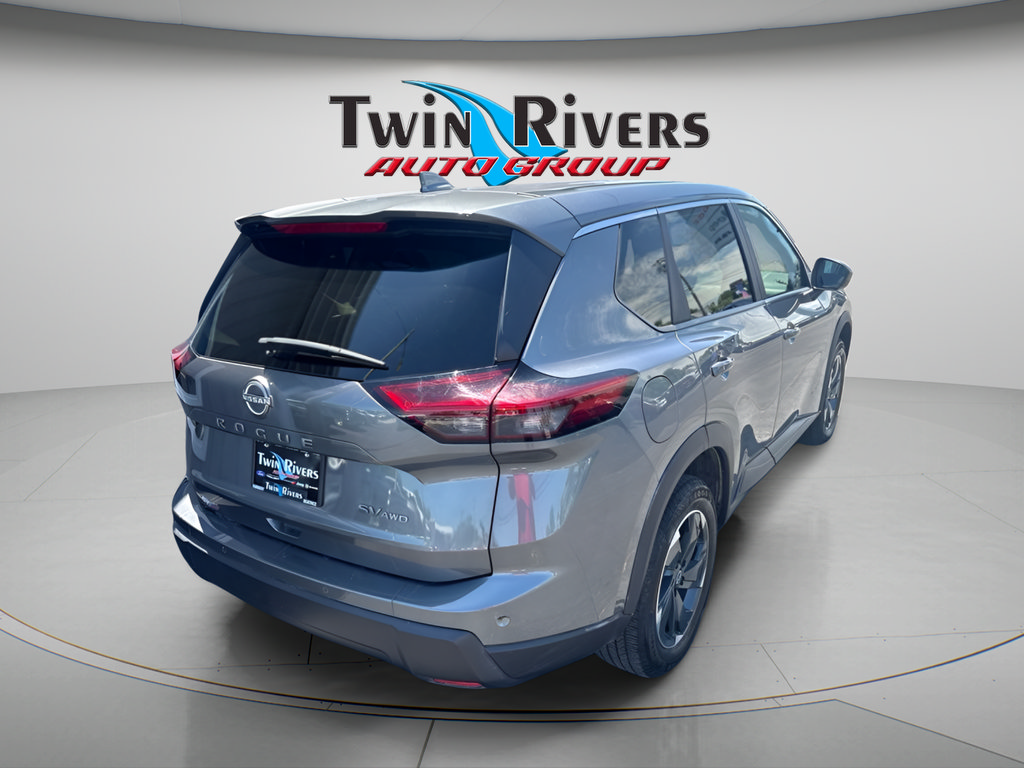 Used 2024 Nissan Rogue SV AWD/4WD image 4