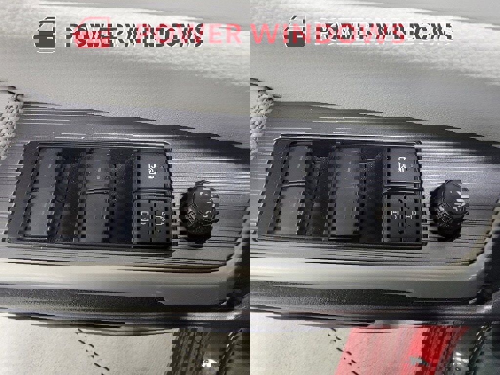 Used 2025 Toyota Sienna LE w/ LE Plus Package image 26