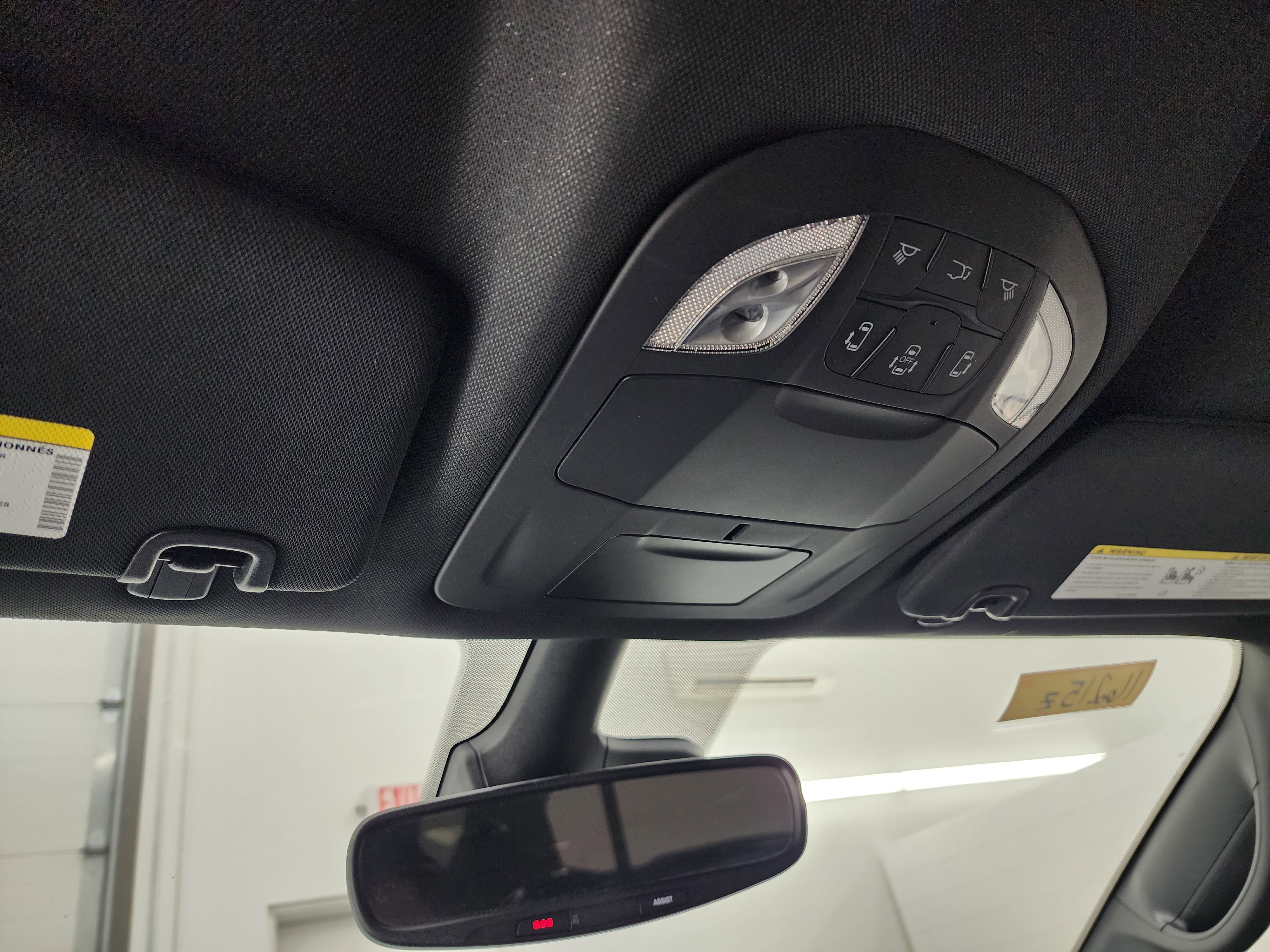 Used 2024 Chrysler Pacifica Limited image 12