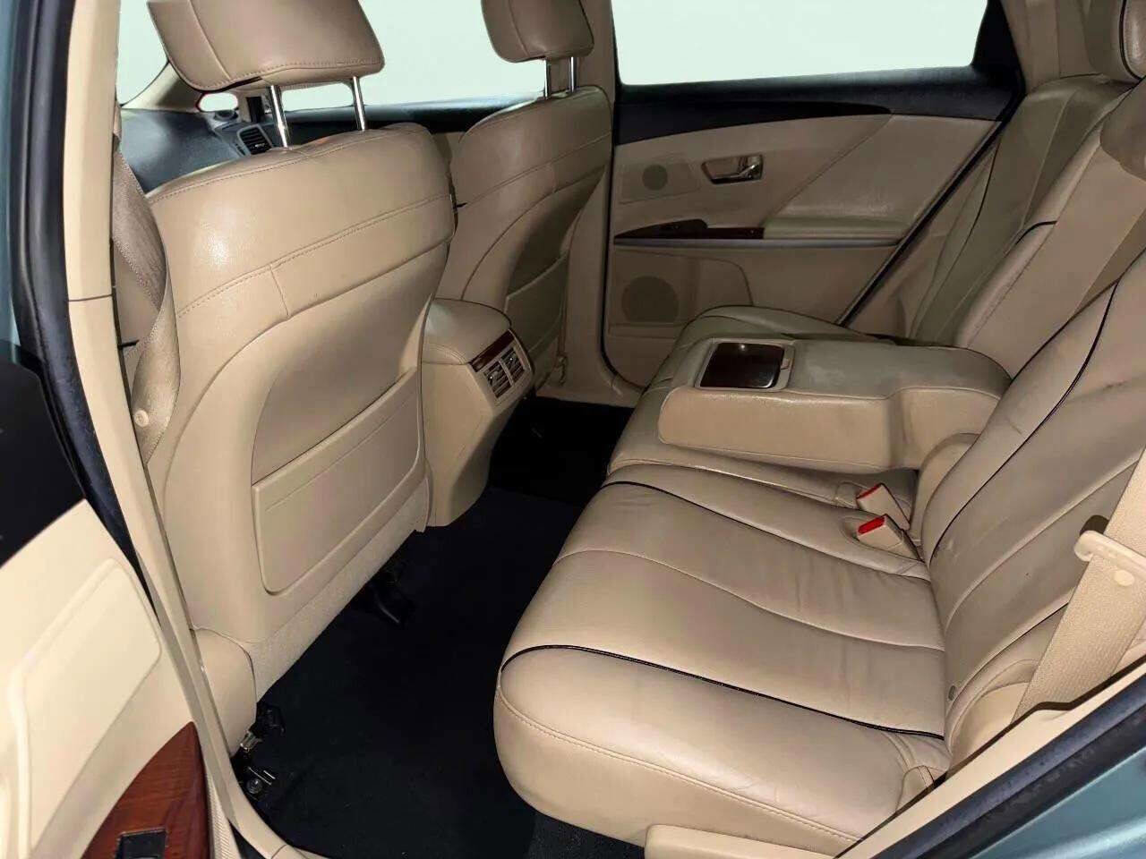 Used 2011 Toyota Venza AWD image 8