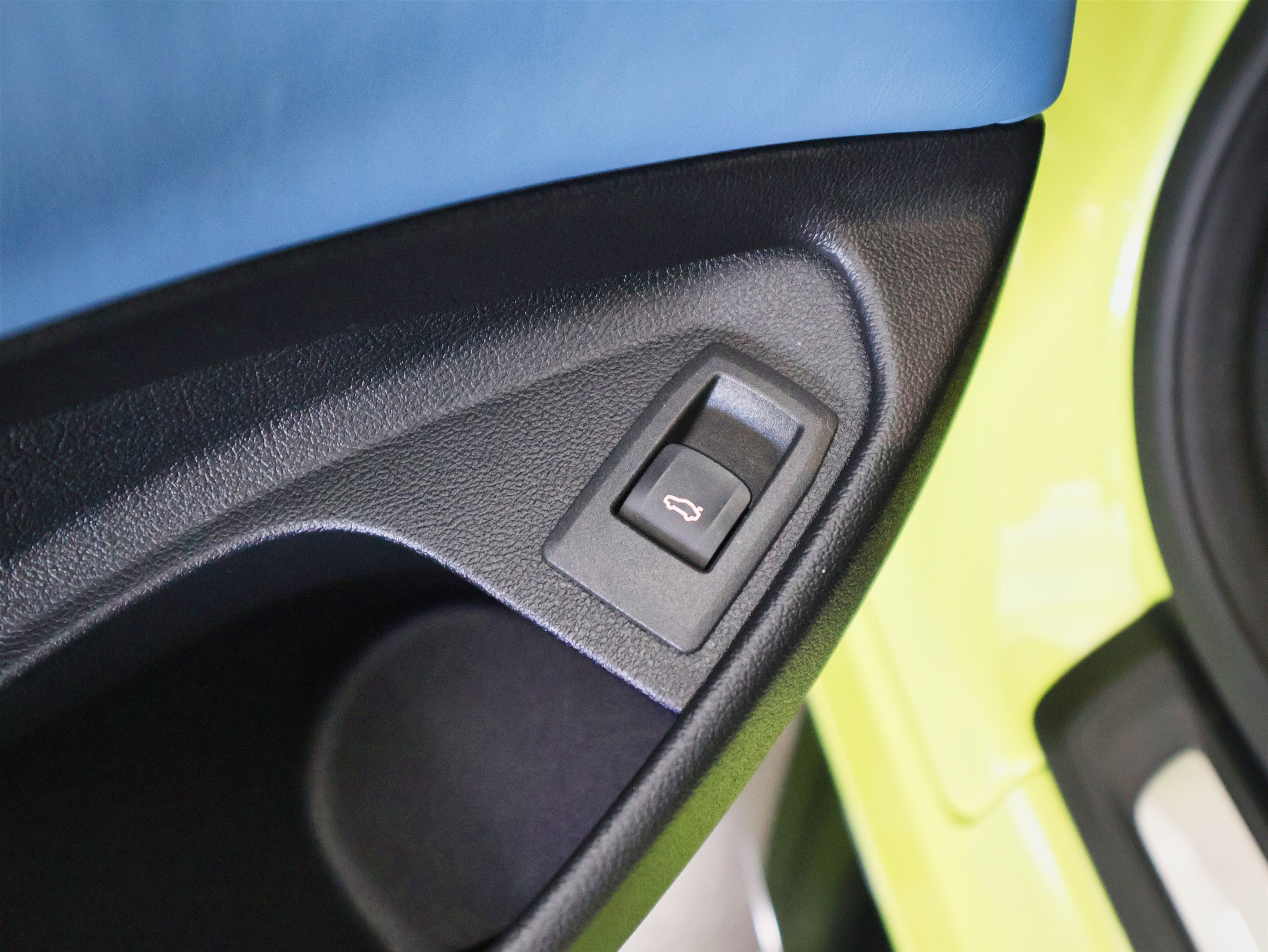 Used 2022 BMW M4 xDrive Competition w/ Executive Package image 32