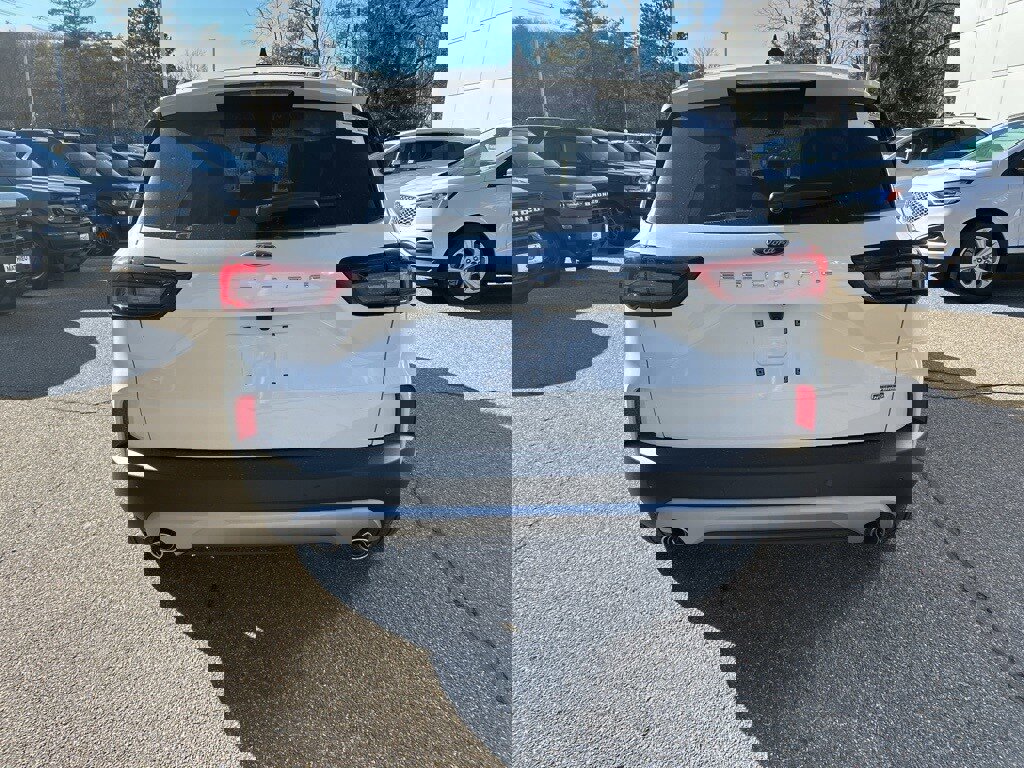 New 2025 Ford Escape SE image 4