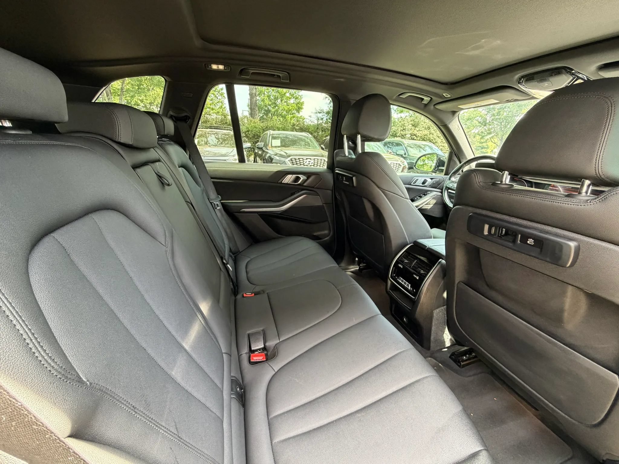 Used 2019 BMW X5 xDrive40i w/ Premium Package 2 AWD/4WD image 14
