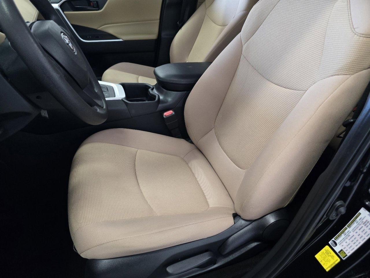 Certified 2023 Toyota RAV4 LE AWD/4WD image 22
