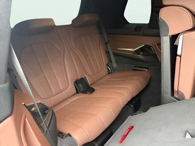 Used 2019 BMW X7 xDrive40i w/ M Sport Package AWD/4WD image 29
