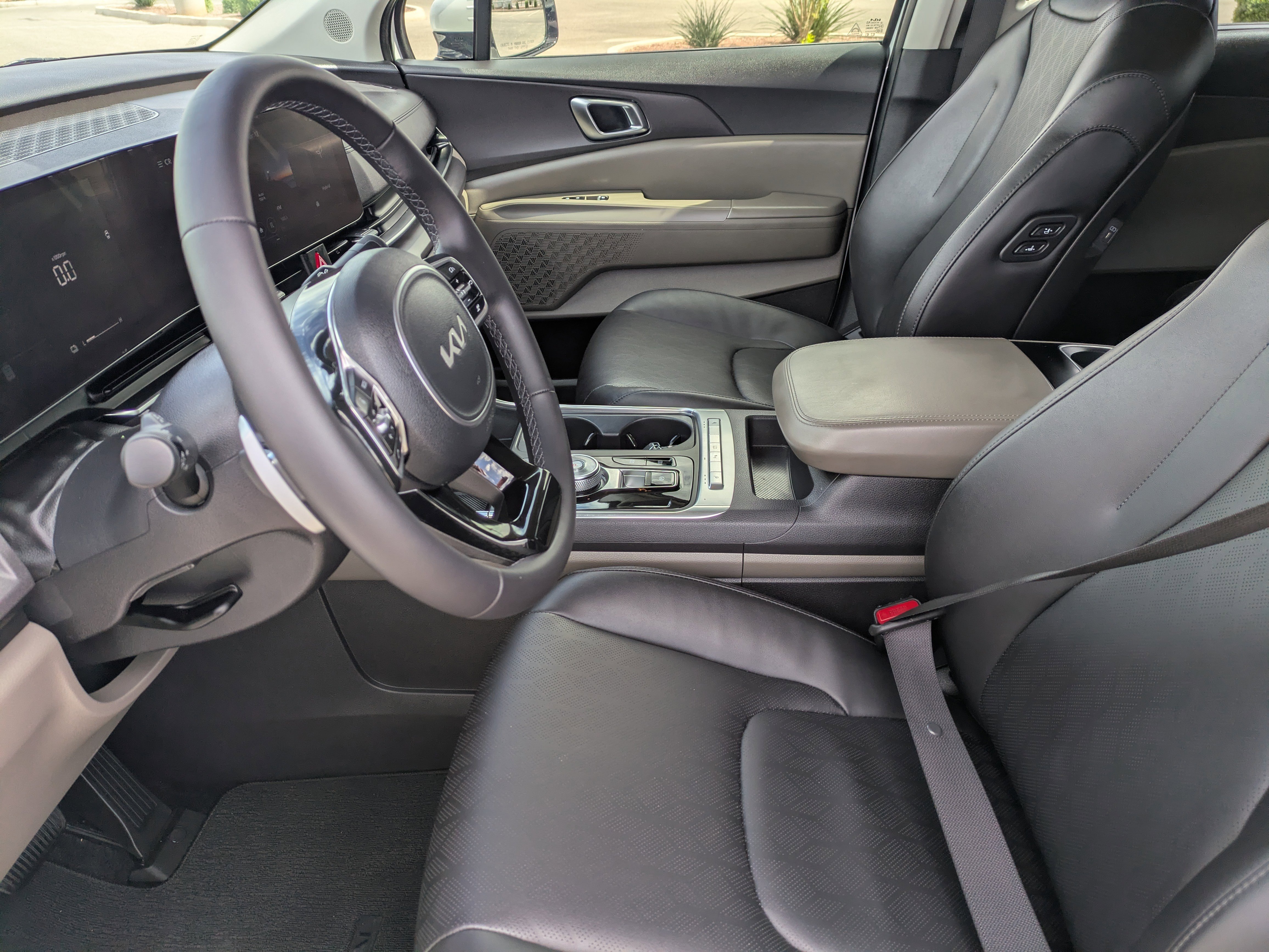 Certified 2025 Kia Carnival EX image 26