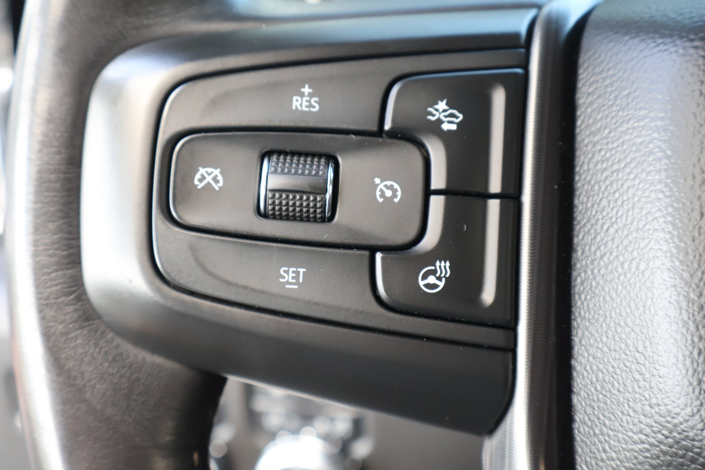 Used 2024 GMC Sierra 3500 Denali Ultimate AWD/4WD image 28