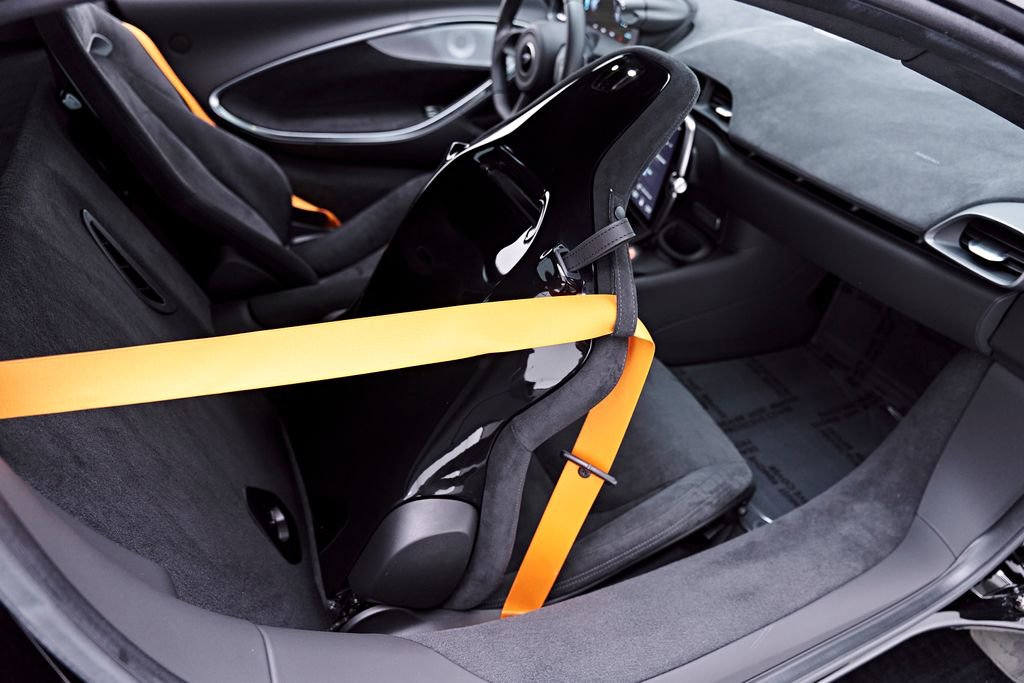 Used 2026 McLaren Artura RWD image 60