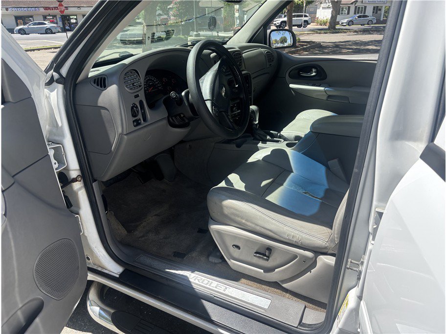 Used 2008 Chevrolet TrailBlazer LT AWD/4WD image 11