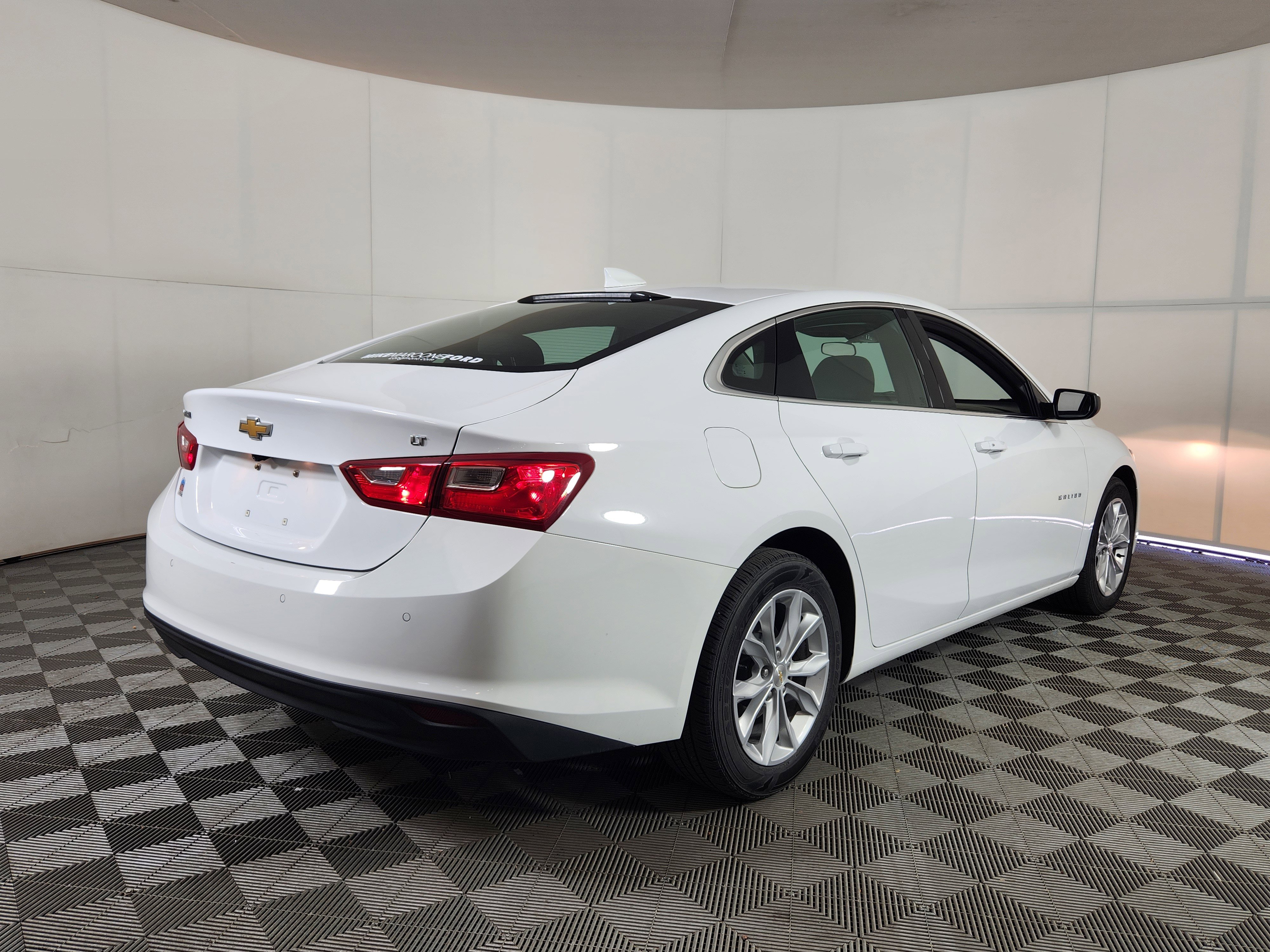 Used 2025 Chevrolet Malibu LT FWD image 7