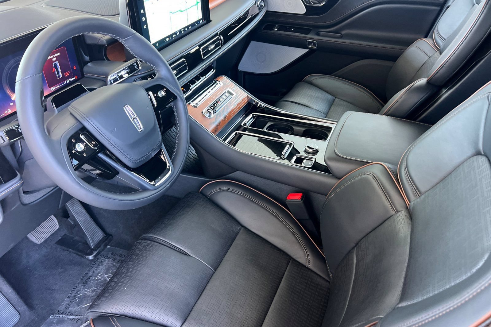 New 2026 Lincoln Aviator Black Label w/ Jet Appearance Package AWD/4WD image 7